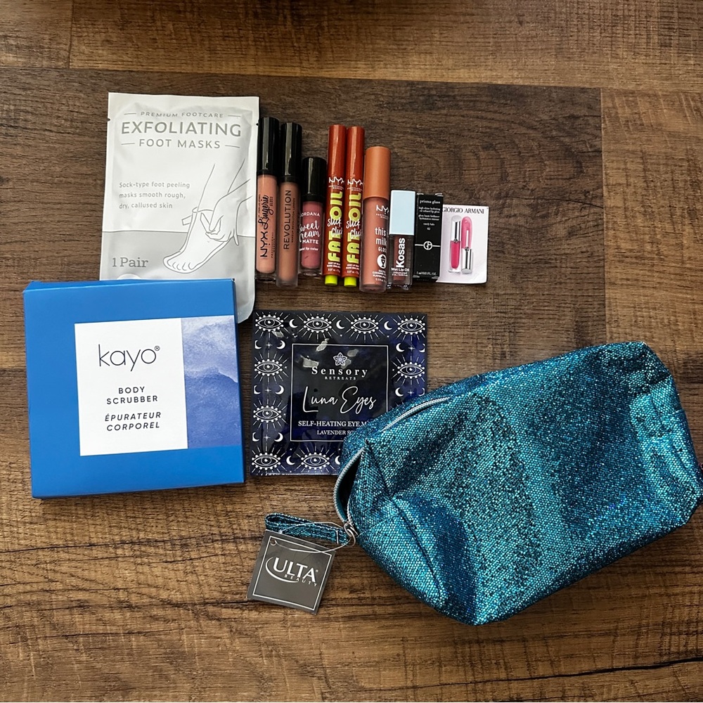 Beauty bag Lot of NYX lip glosses and more